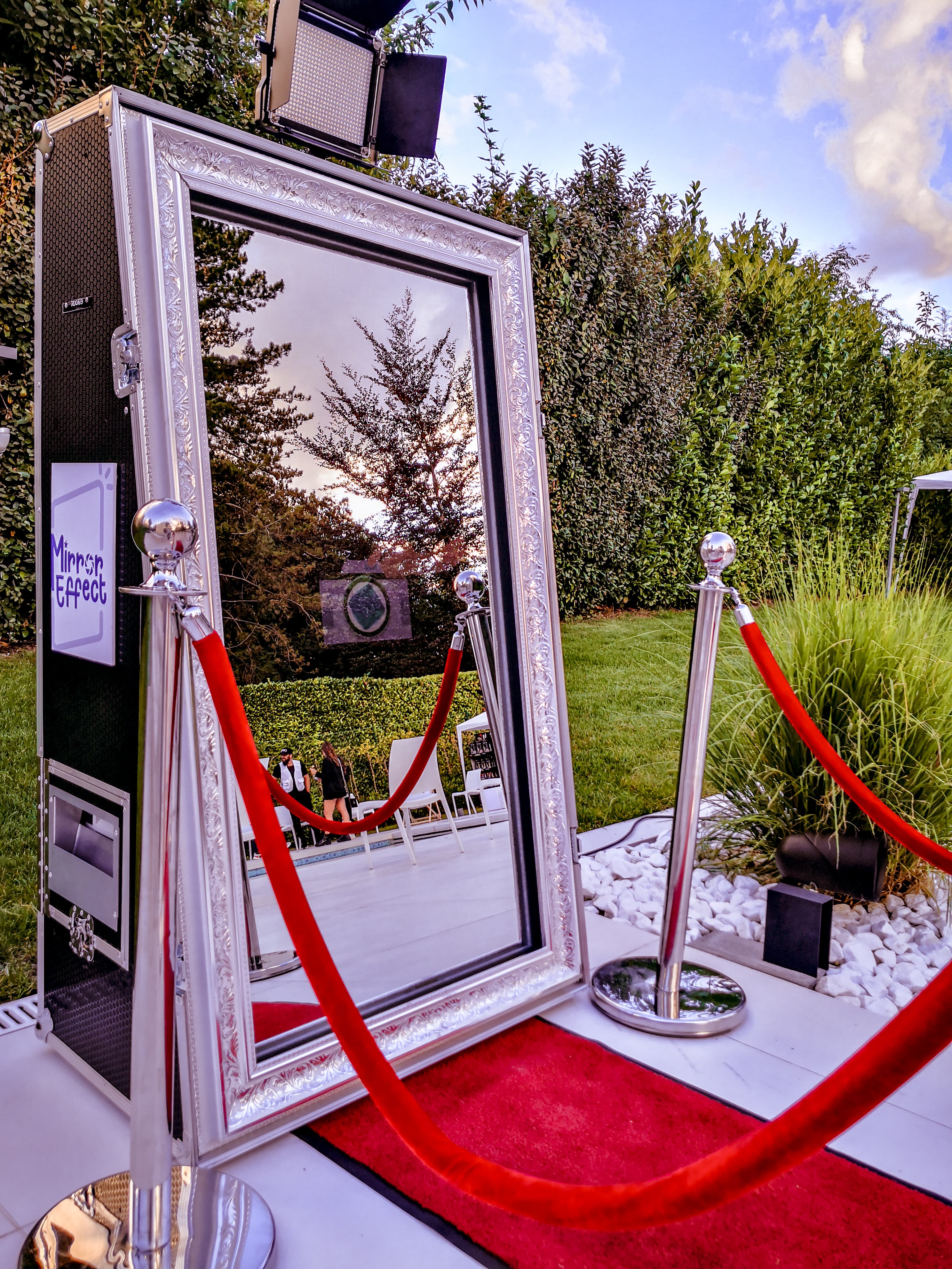 Photobooth Miroir pour Mariage en Plein Air en Belgique : Guide Complet